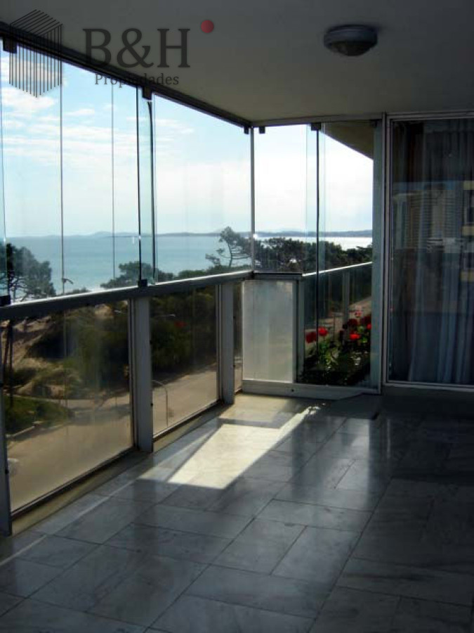 Apartamento ID.5764 - Playa mansa amplia terraza 