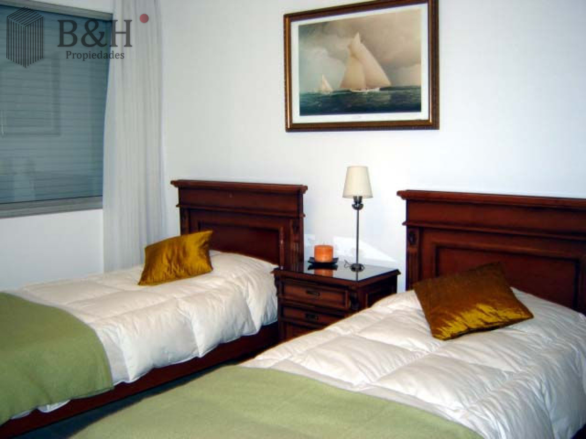 Apartamento ID.5764 - Playa mansa amplia terraza 