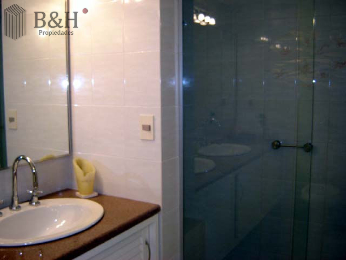 Apartamento ID.5764 - Playa mansa amplia terraza 