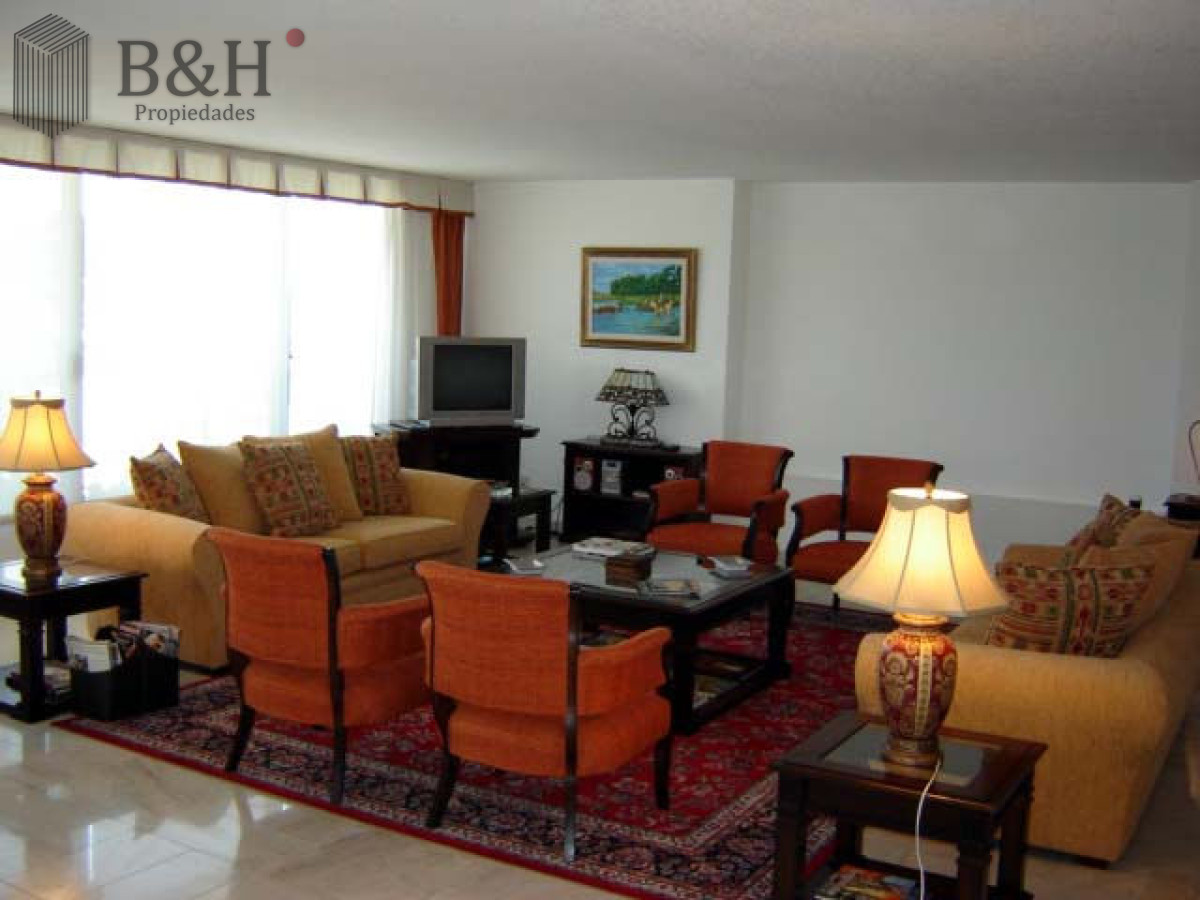 Apartamento ID.5764 - Playa mansa amplia terraza 