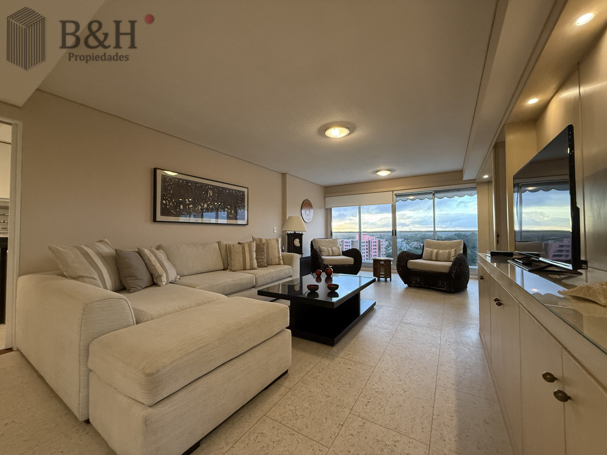 Apartamento ID.5845 - Alquiler Temporal  Lincoln Center Punta del Este