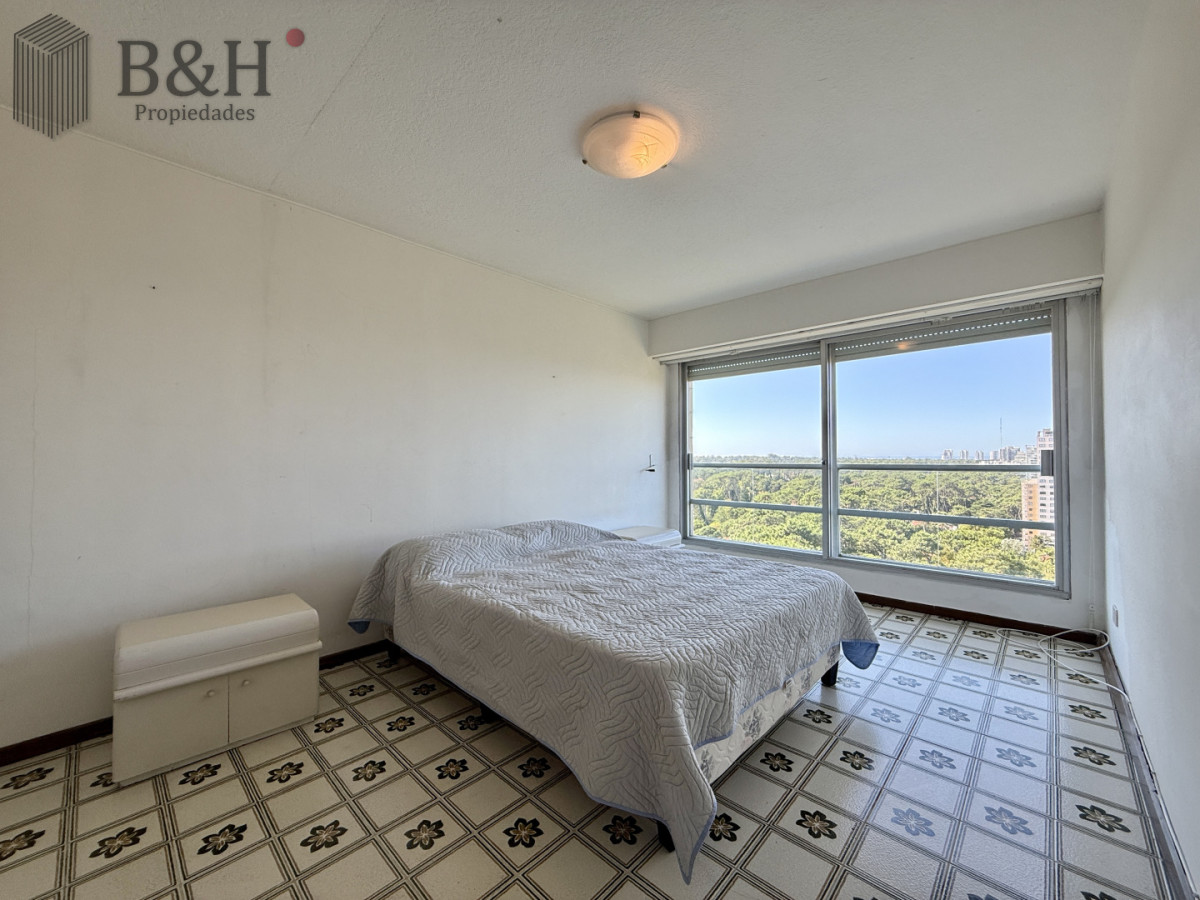 Apartamento ID.6933 - Venta de Apartamento  Parquemar Bosque  Parada 15 de Av. Roosevelt, Punta del Este