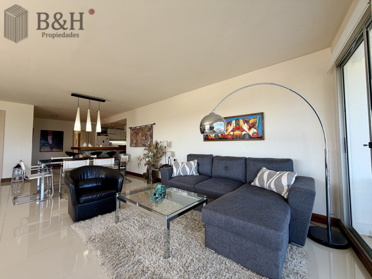 Apartamento ID.7036 - Apartamento a la venta en Pinares con parrillero