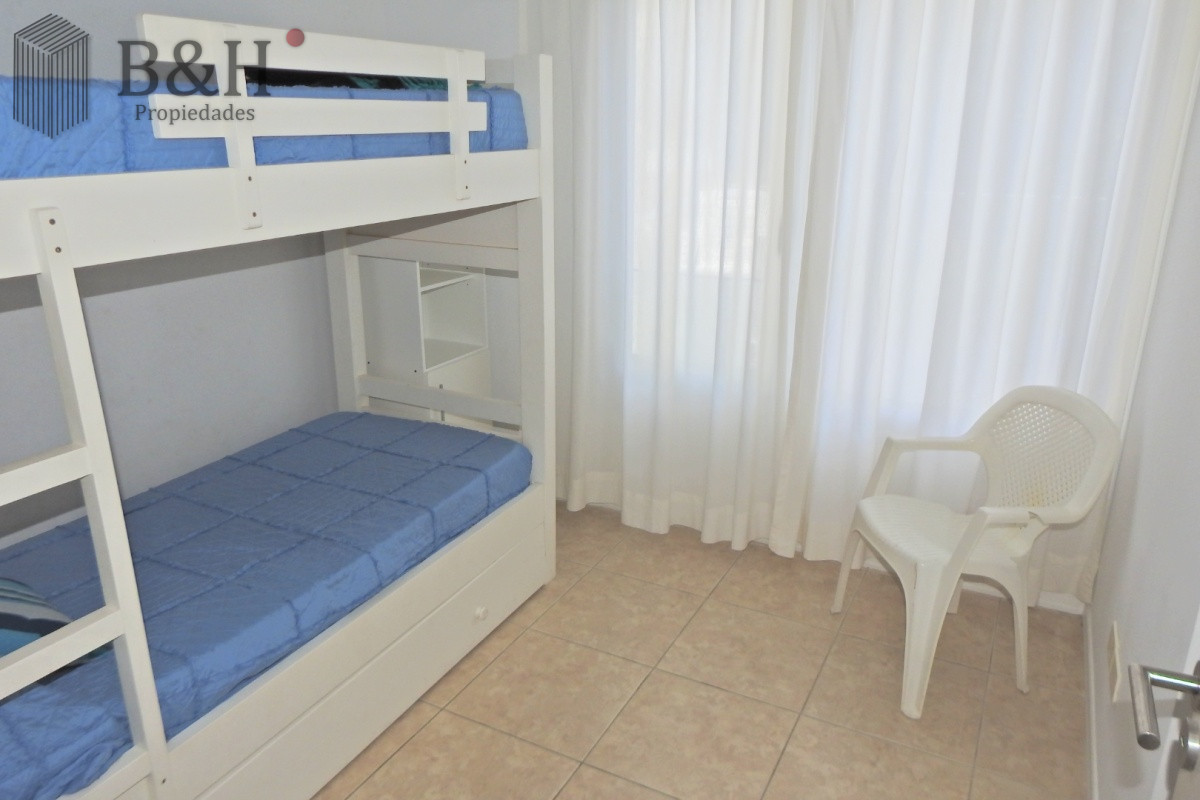 Apartamento ID.7026 - Excelente Torre ubicada en la zona de la Brava a 100 metros del océano.  