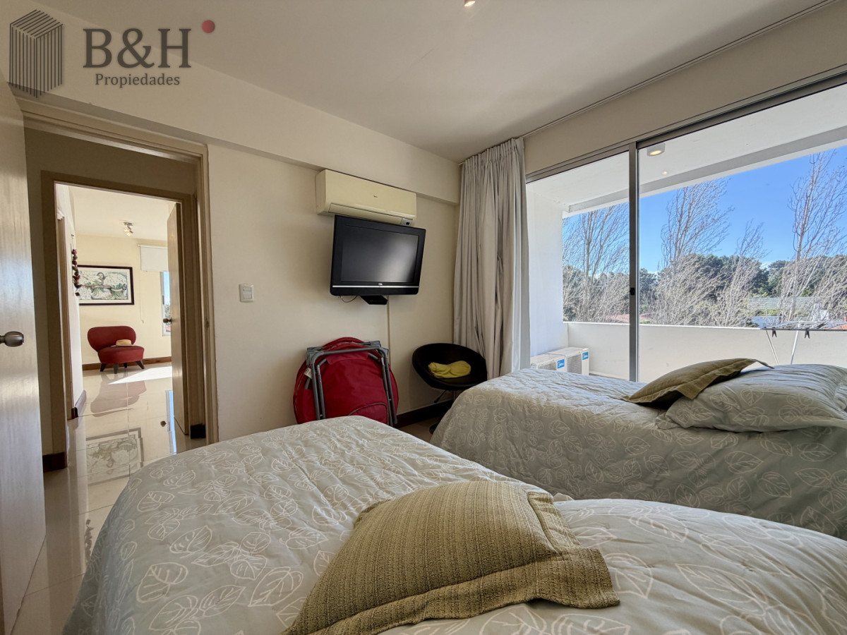 Apartamento ID.7036 - Apartamento a la venta en Pinares con parrillero