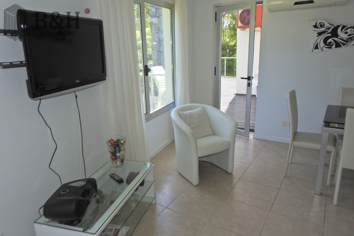 Apartamento ID.7026 - Excelente Torre ubicada en la zona de la Brava a 100 metros del océano.  