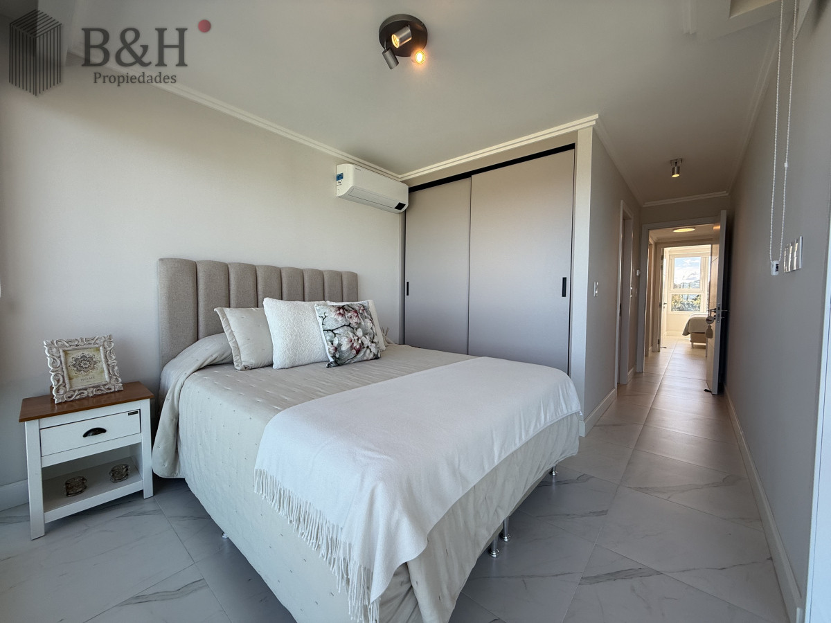Apartamento ID.4703 - Apartamento en Pinares con Parrillero primera linea punta del este
