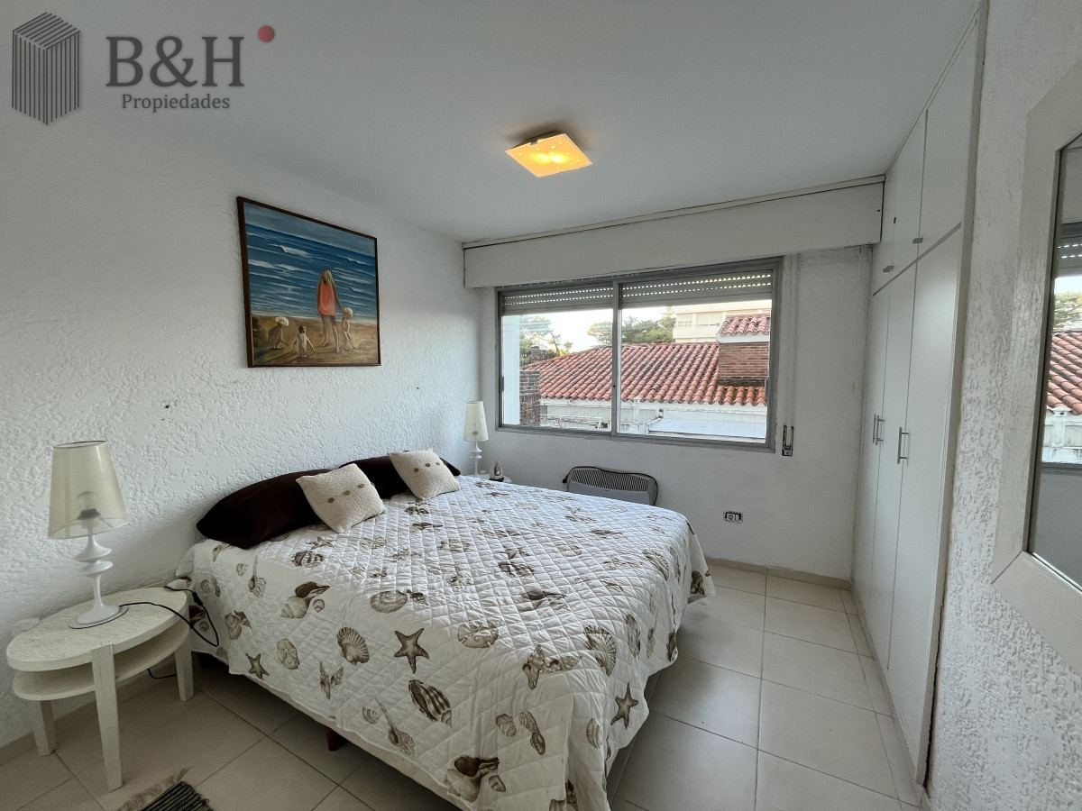 Apartamento ID.5670 - Apartamento en venta - 2 dormitorios + ½ | 2 baños | cochera techada