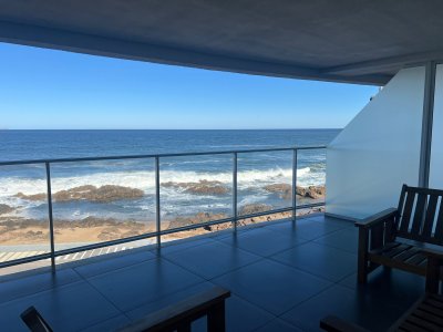 Vista a la brava peninsula  solo febrero 