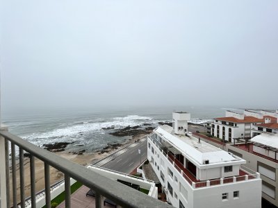 Edificio en la entrada de la peninsula