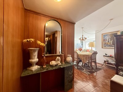 Venta  Amplio Apartamento en Torre Amalfi  Playa Mansa
