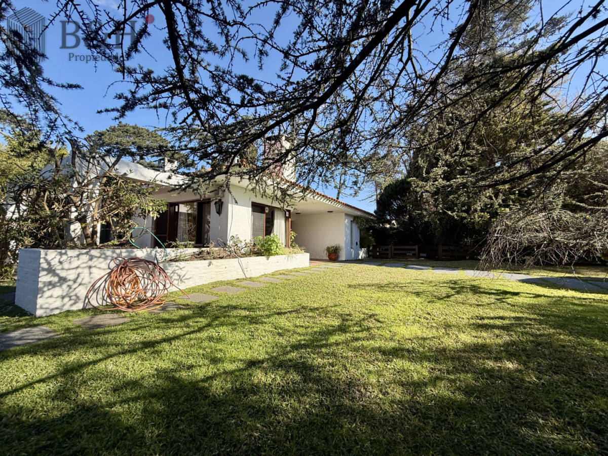 Casa ID.8103 - CASA EN VENTA - BARRIO CANTEGRIL, AV. CÓRDOVA