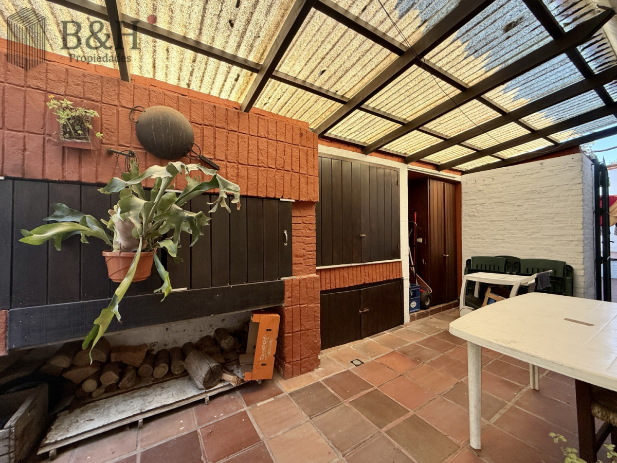Casa ID.8103 - CASA EN VENTA - BARRIO CANTEGRIL, AV. CÓRDOVA