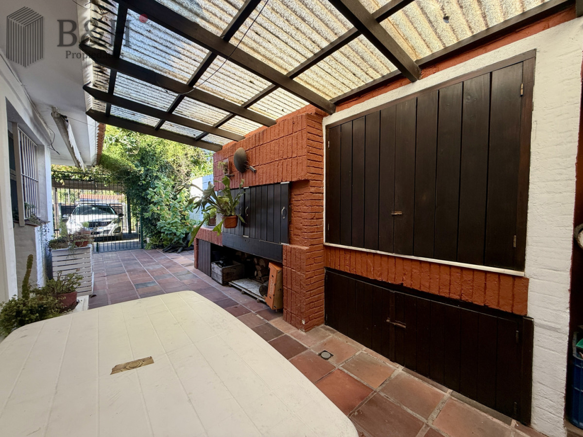 Casa ID.8103 - CASA EN VENTA - BARRIO CANTEGRIL, AV. CÓRDOVA