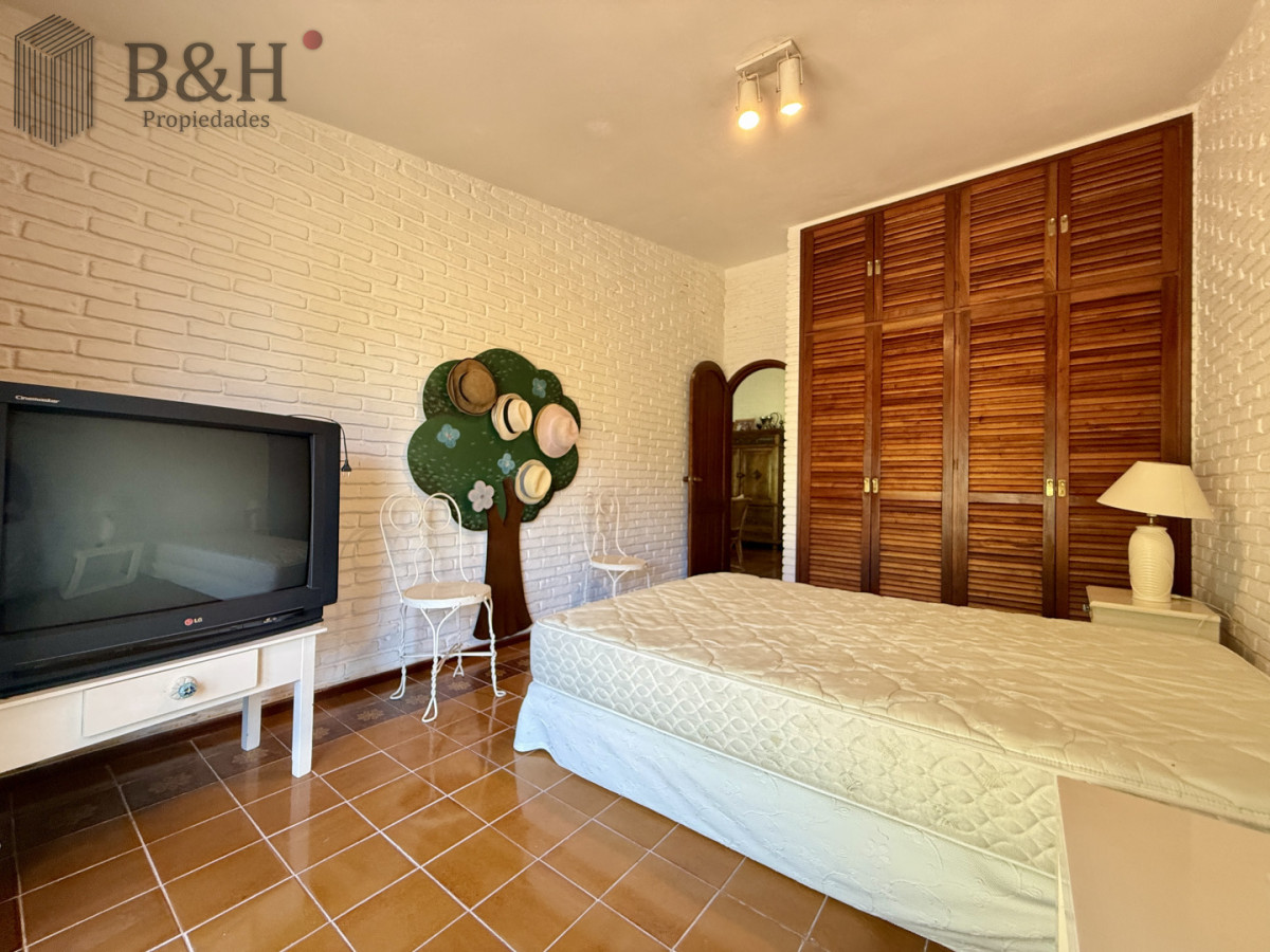 Casa ID.6334 - Imponente chalet en venta sobre Av. del Mar  Exclusividad, confort y naturaleza
