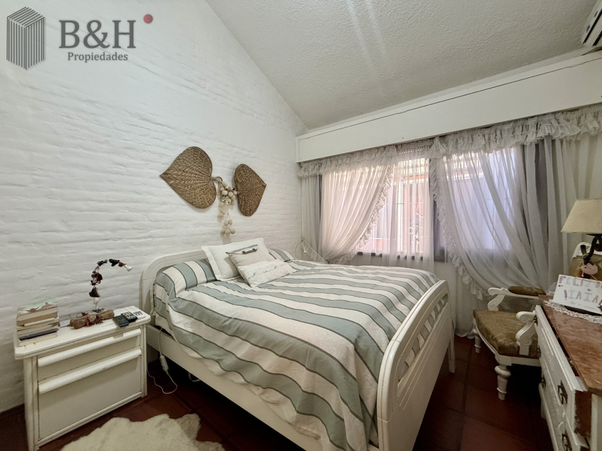 Casa ID.8103 - CASA EN VENTA - BARRIO CANTEGRIL, AV. CÓRDOVA