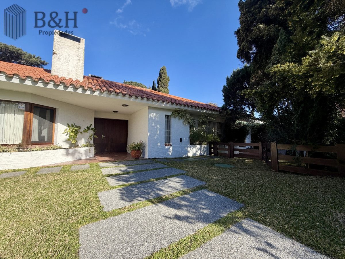 Casa ID.8103 - CASA EN VENTA - BARRIO CANTEGRIL, AV. CÓRDOVA