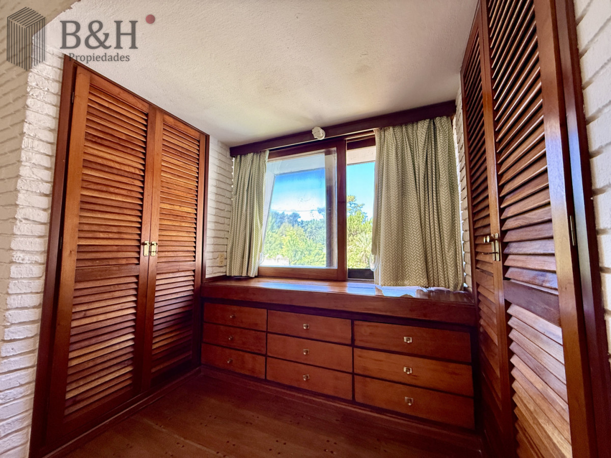 Casa ID.6334 - Imponente chalet en venta sobre Av. del Mar  Exclusividad, confort y naturaleza