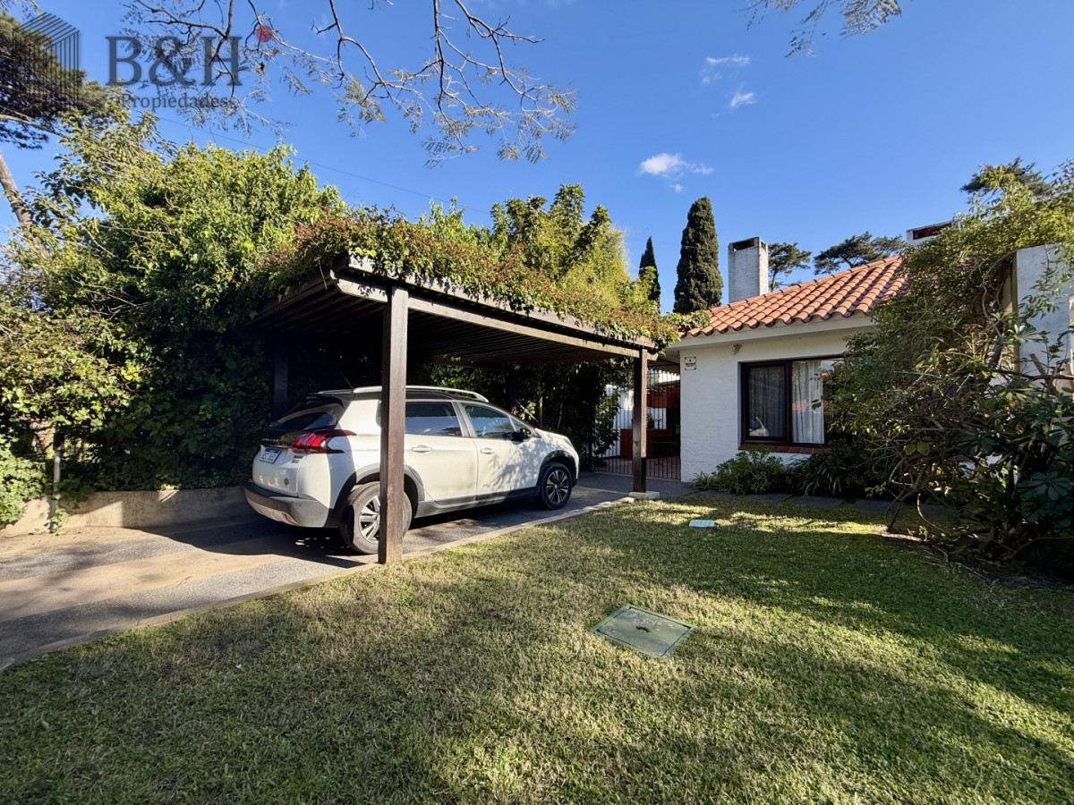 Casa ID.8103 - CASA EN VENTA - BARRIO CANTEGRIL, AV. CÓRDOVA