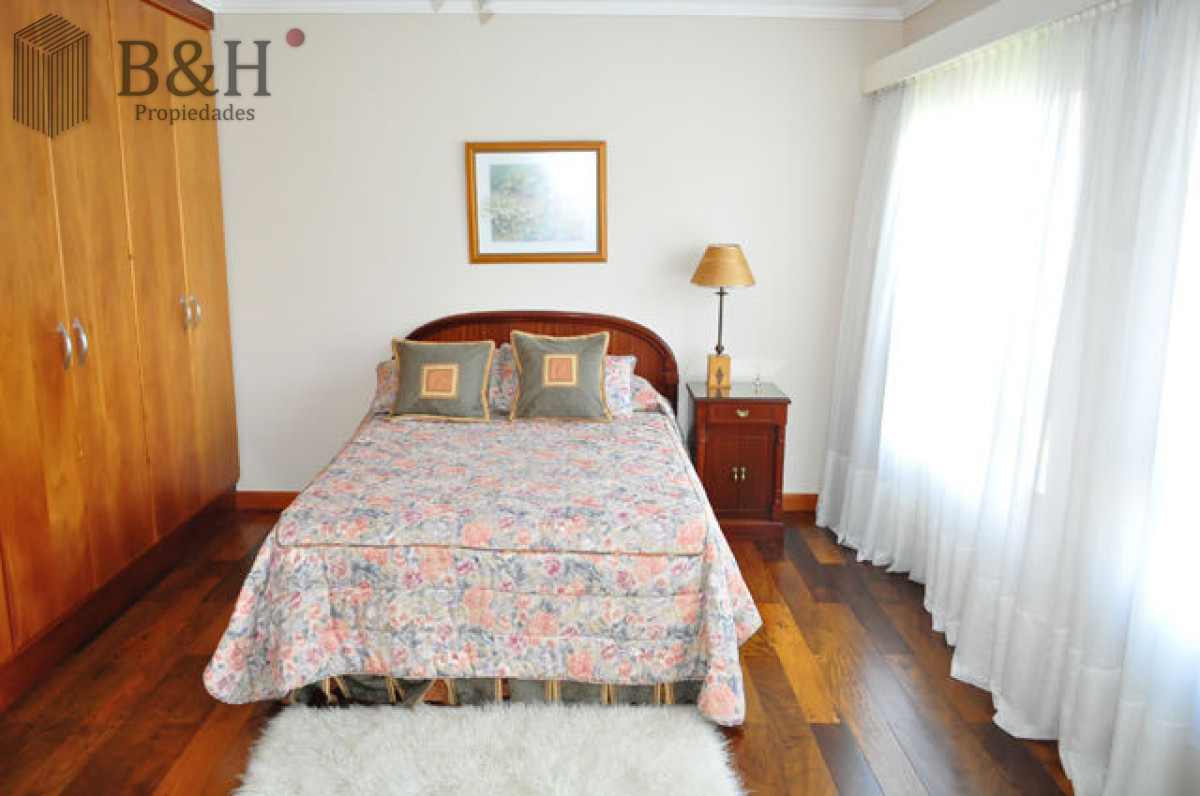 Casa ID.2343 - Casa en Mansa, 5 dormitorios  ABIERTO A NEGOCIOS, TOMA TERRENO O APARTAMENTOS .PUEDE FINANCIAR 40% CON INTERES