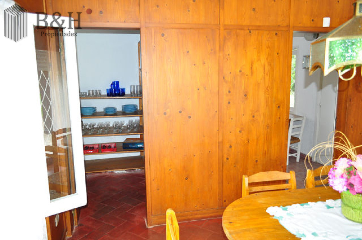 Casa ID.6620 - Casa ubicada en Cantegril con lindo terreno
