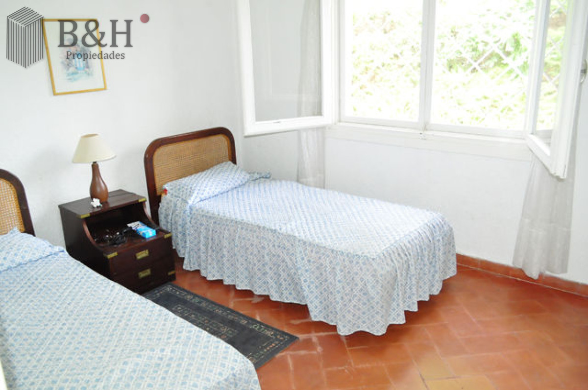 Casa ID.6620 - Casa ubicada en Cantegril con lindo terreno