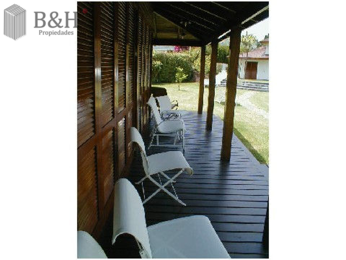 Casa ID.2884 - hermosa casa con muy buen parque 