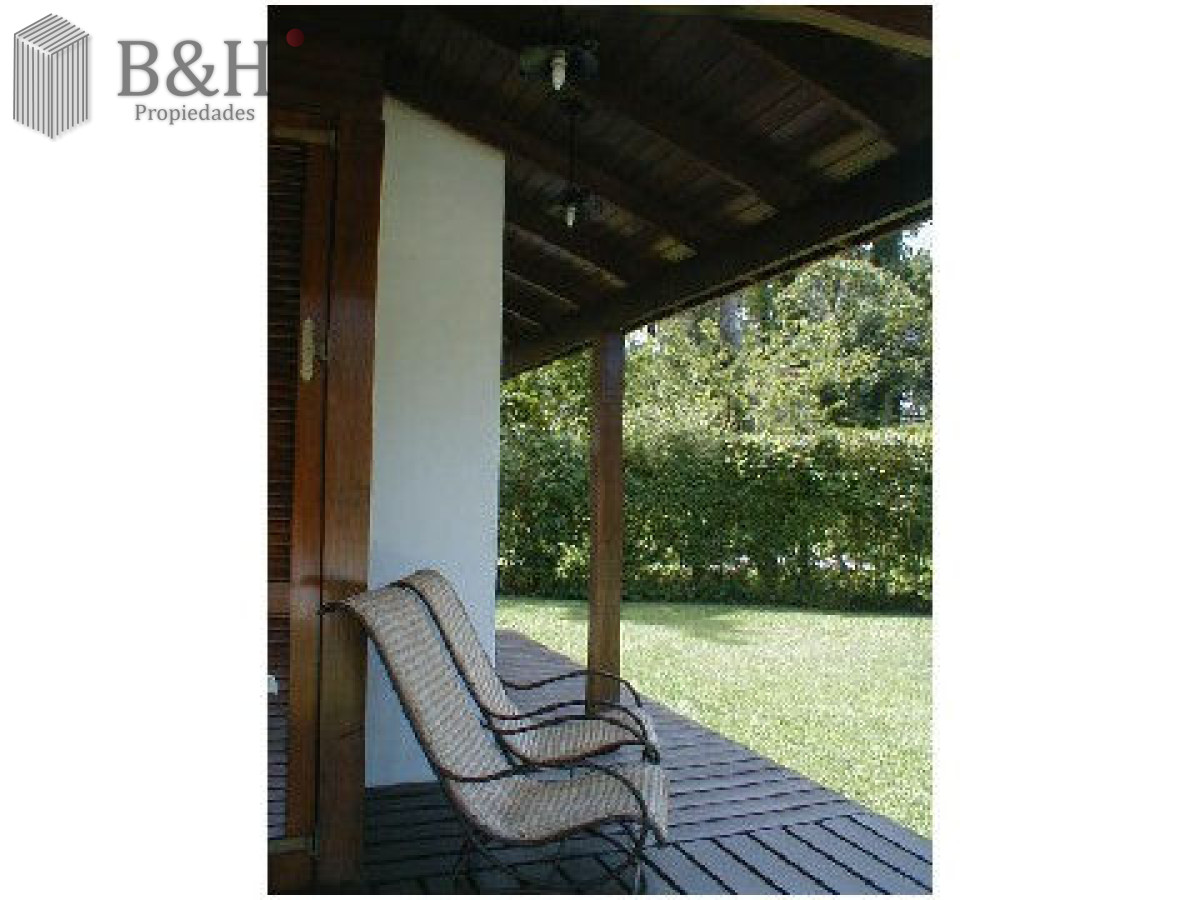 Casa ID.2884 - hermosa casa con muy buen parque 