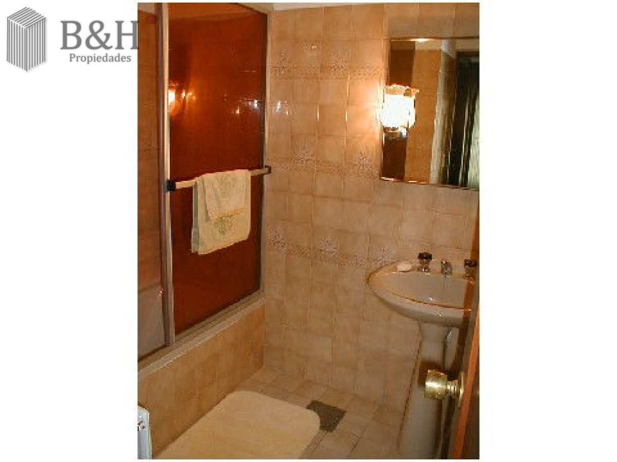 Casa ID.2884 - hermosa casa con muy buen parque 