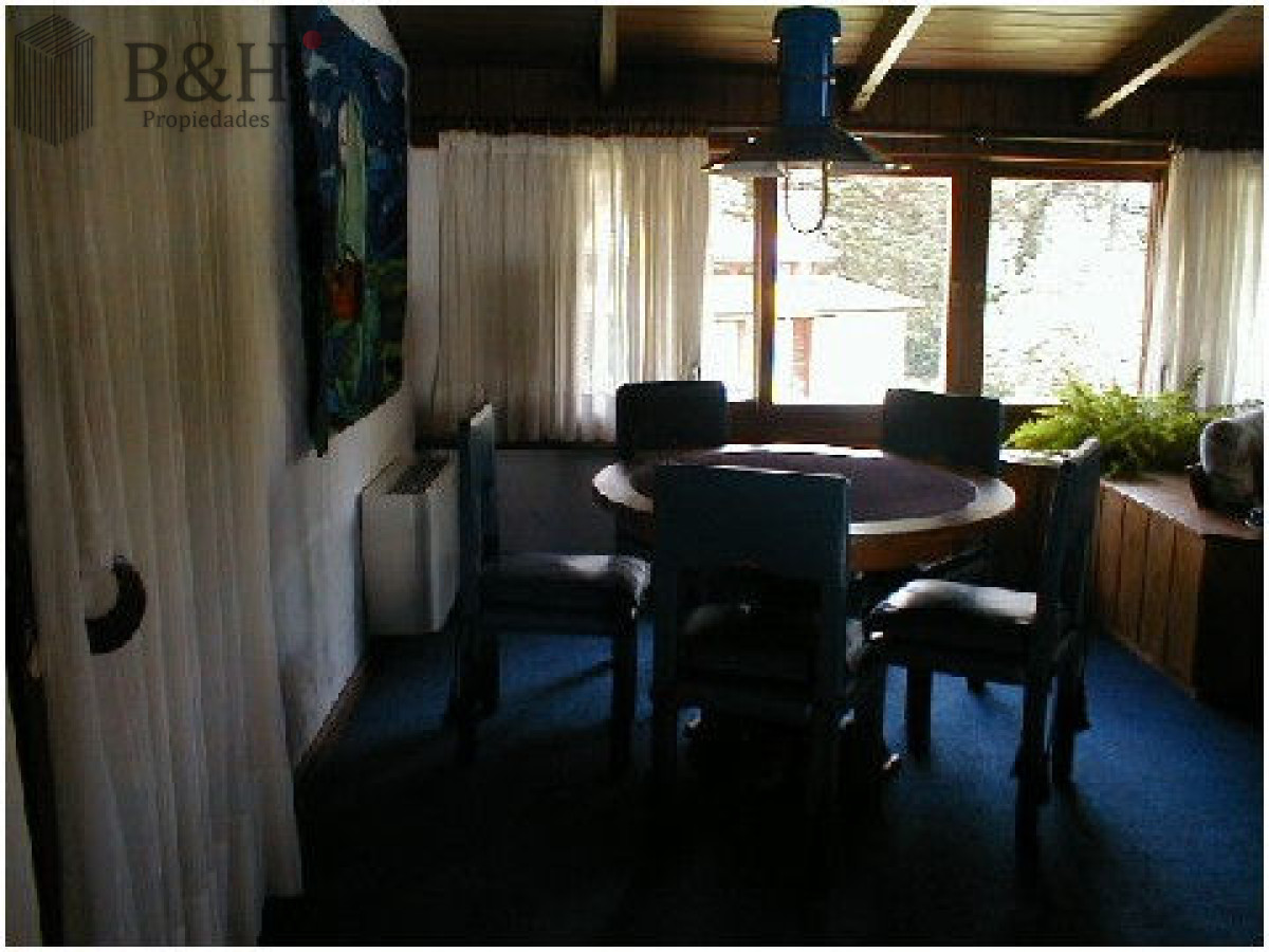 Casa ID.2884 - hermosa casa con muy buen parque 