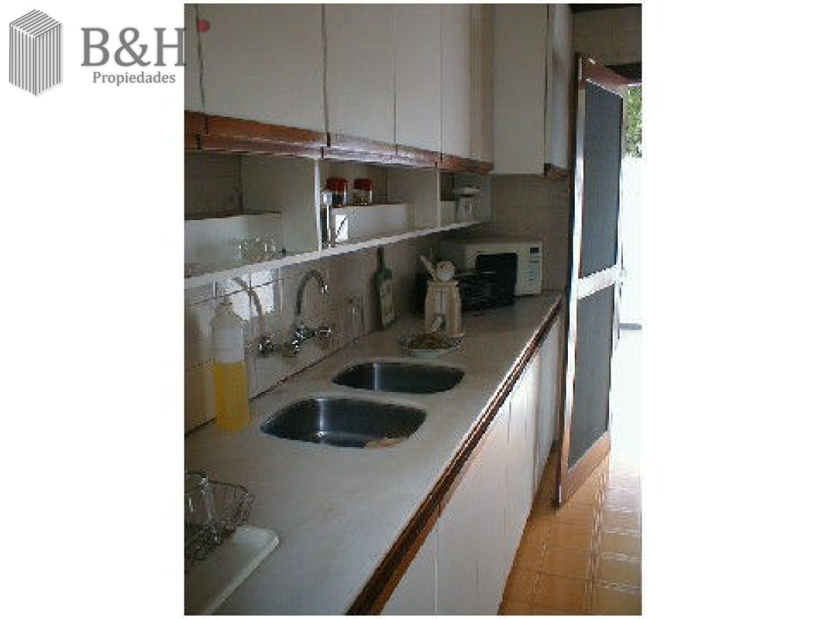 Casa ID.2884 - hermosa casa con muy buen parque 