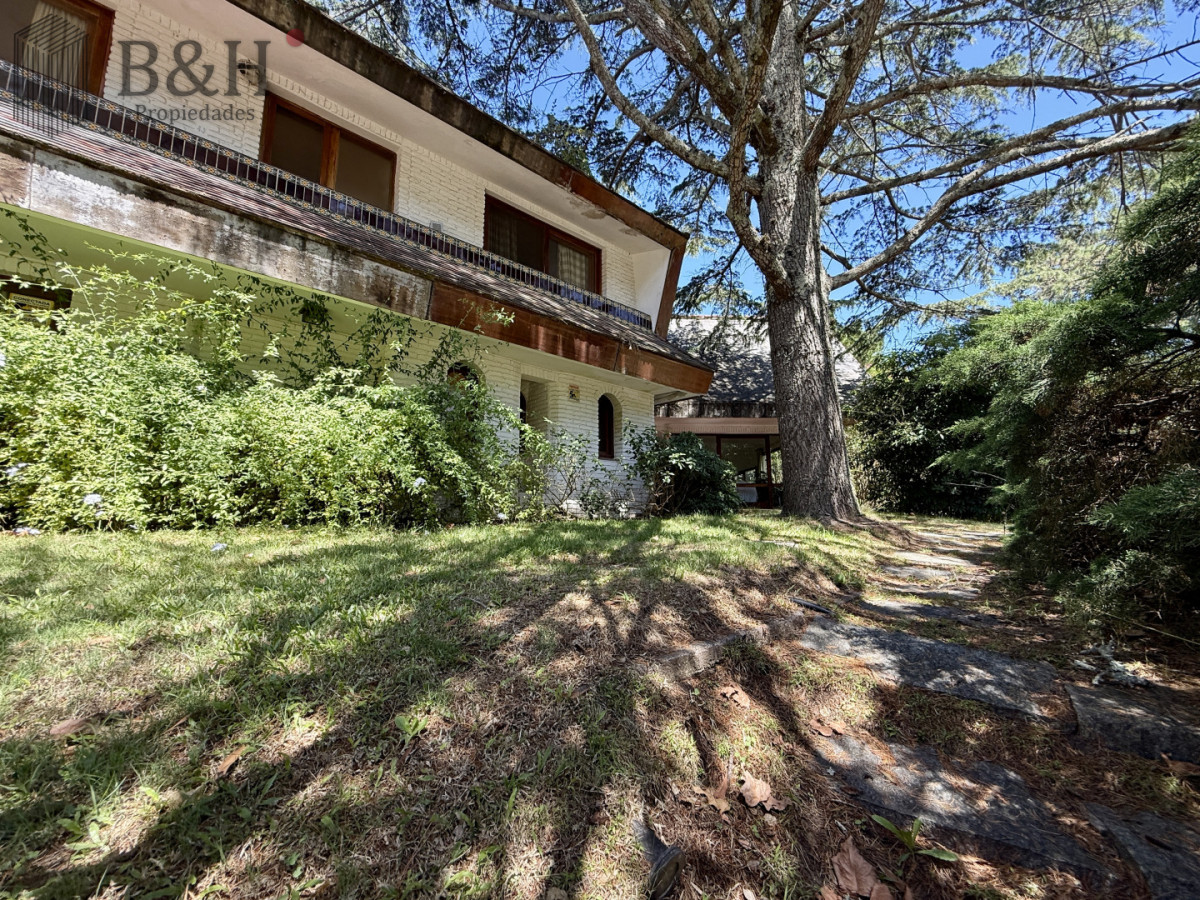 Casa ID.6334 - Imponente chalet en venta sobre Av. del Mar  Exclusividad, confort y naturaleza