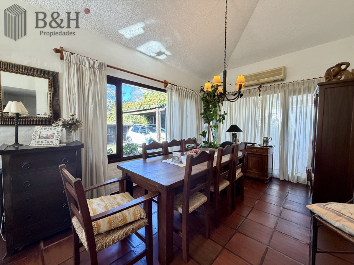 Casa ID.8103 - CASA EN VENTA - BARRIO CANTEGRIL, AV. CÓRDOVA