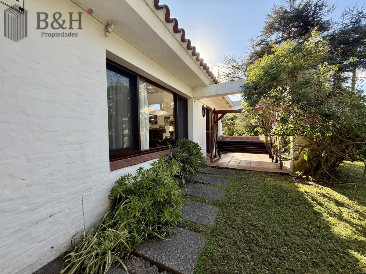 Casa ID.8103 - CASA EN VENTA - BARRIO CANTEGRIL, AV. CÓRDOVA