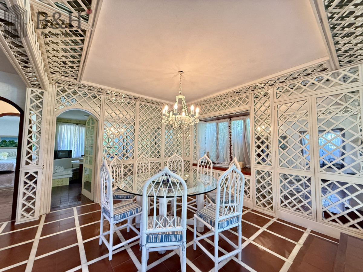 Casa ID.6334 - Imponente chalet en venta sobre Av. del Mar  Exclusividad, confort y naturaleza