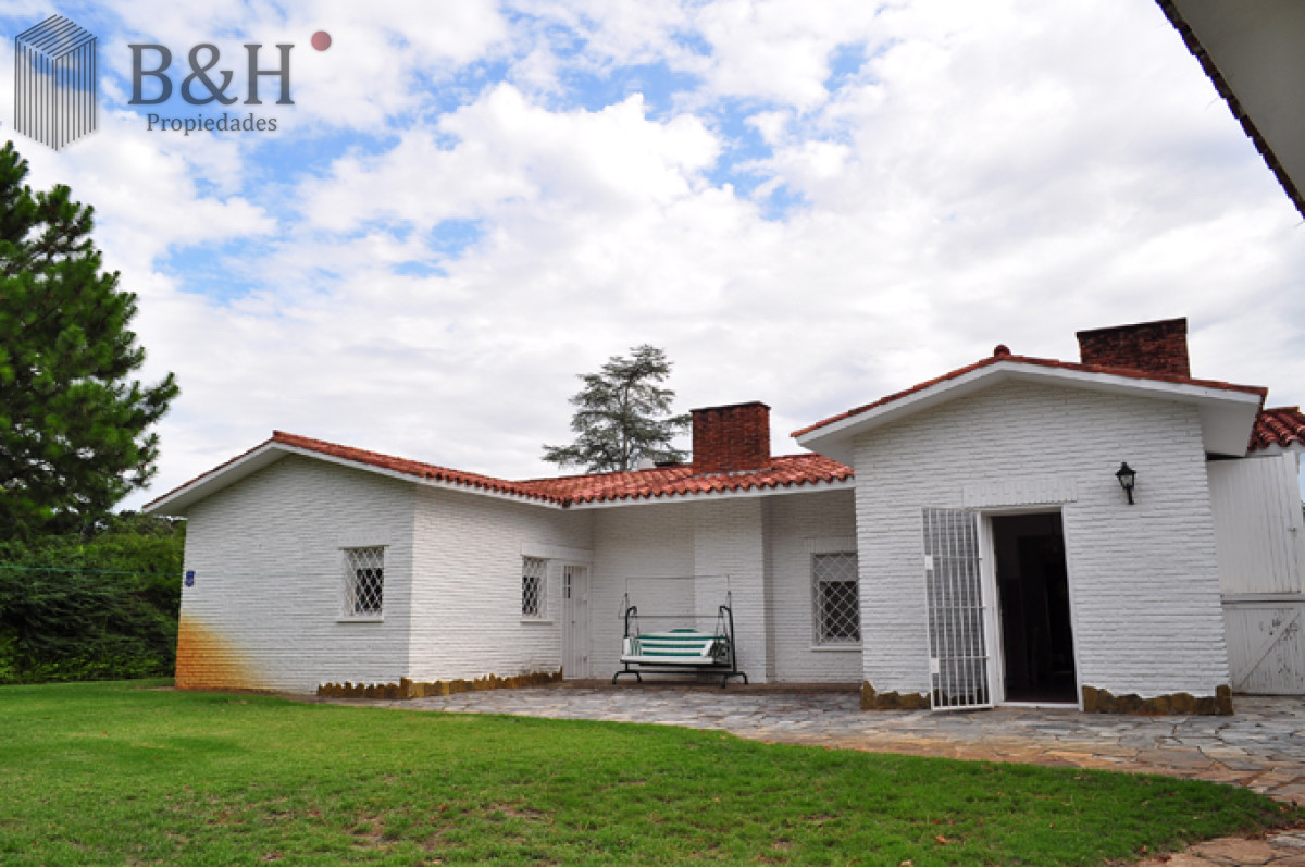 Casa ID.6620 - Casa ubicada en Cantegril con lindo terreno