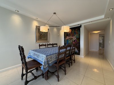 Apartamento 3 dormitorios sobre mansa - APH2301A