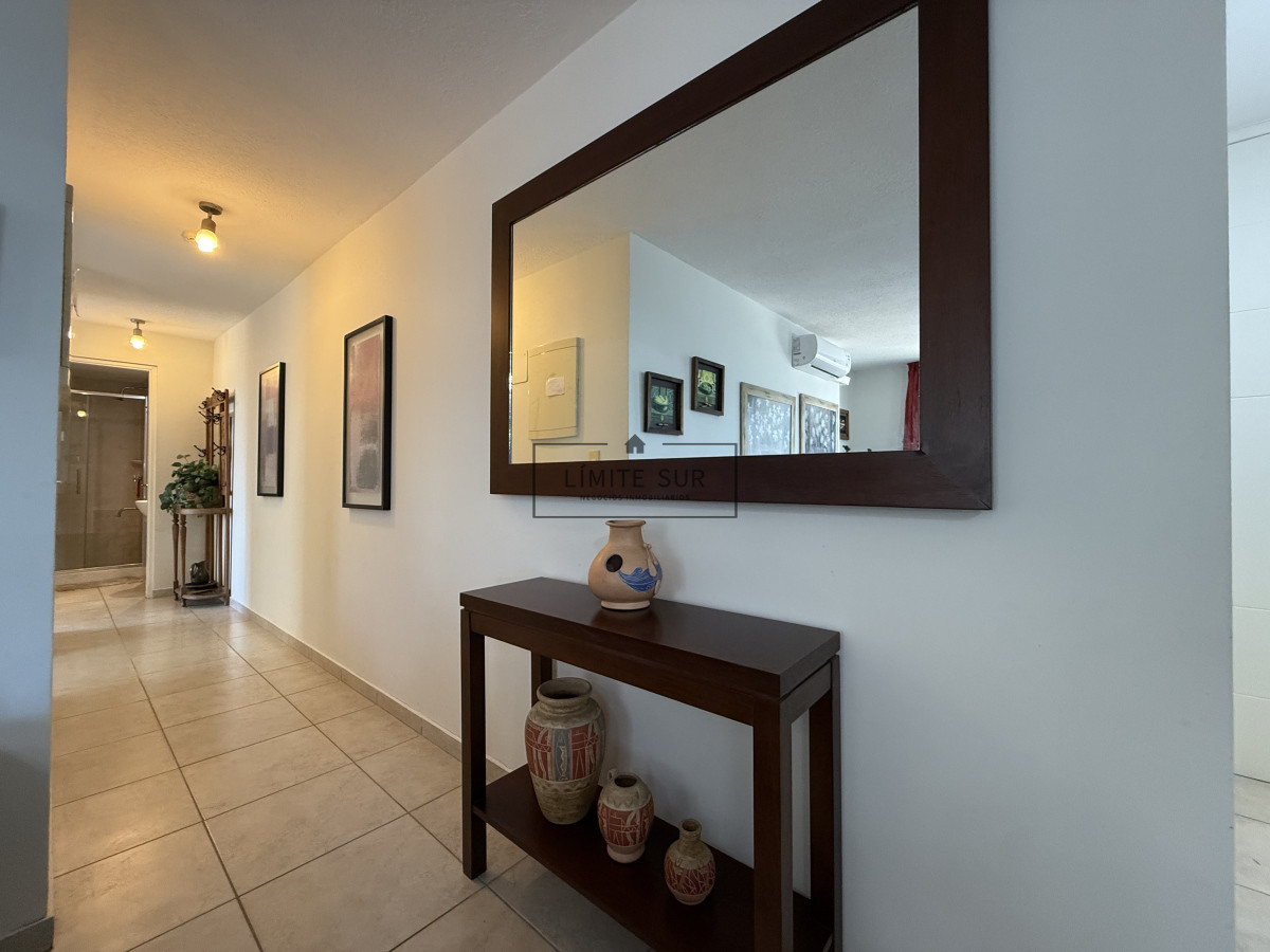 Apartamento ID.131 - edificio Torre O en playa brava.