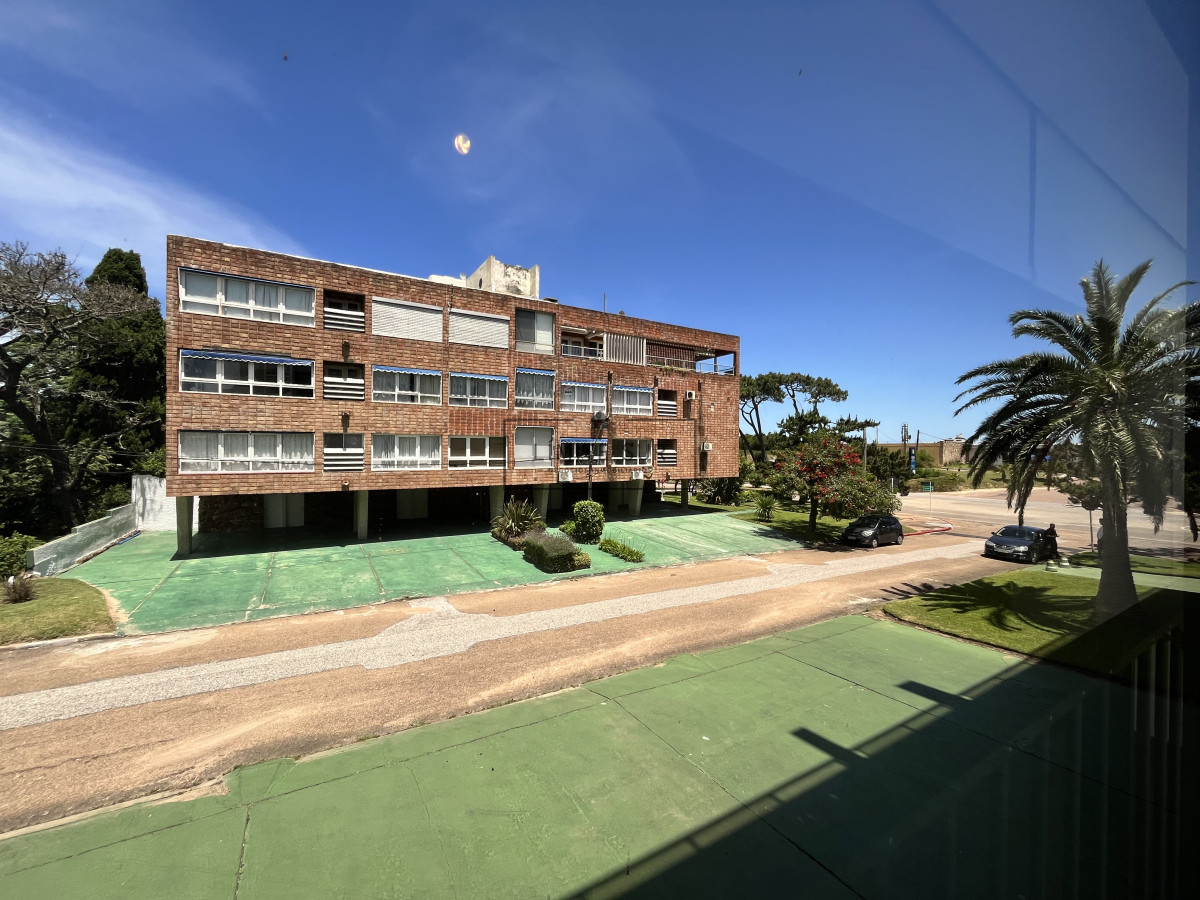 Apartamento ID.234 - Apartamento en venta en el edificio Costanera 12 playa mansa 