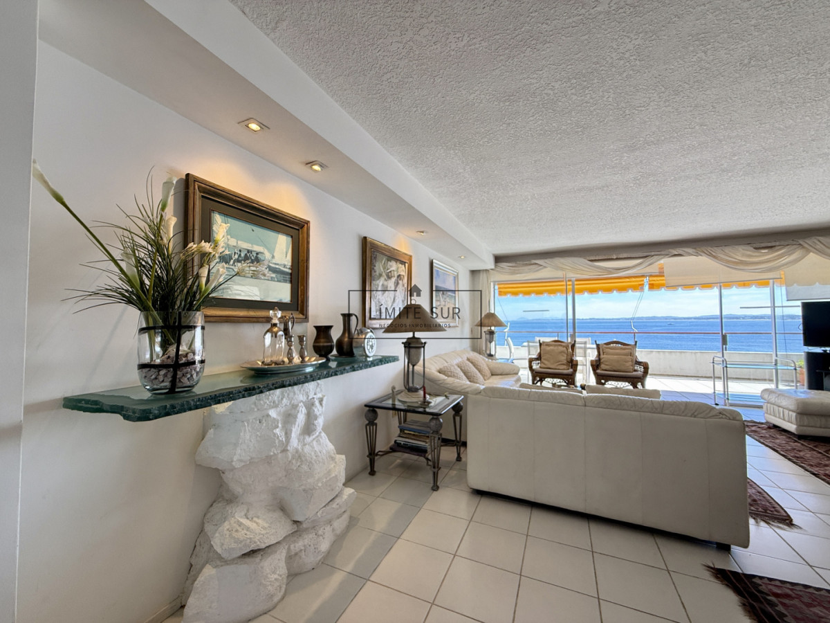 Apartamento ID.230 - Penthouse de categoría en Espigón  Rambla General Artigas