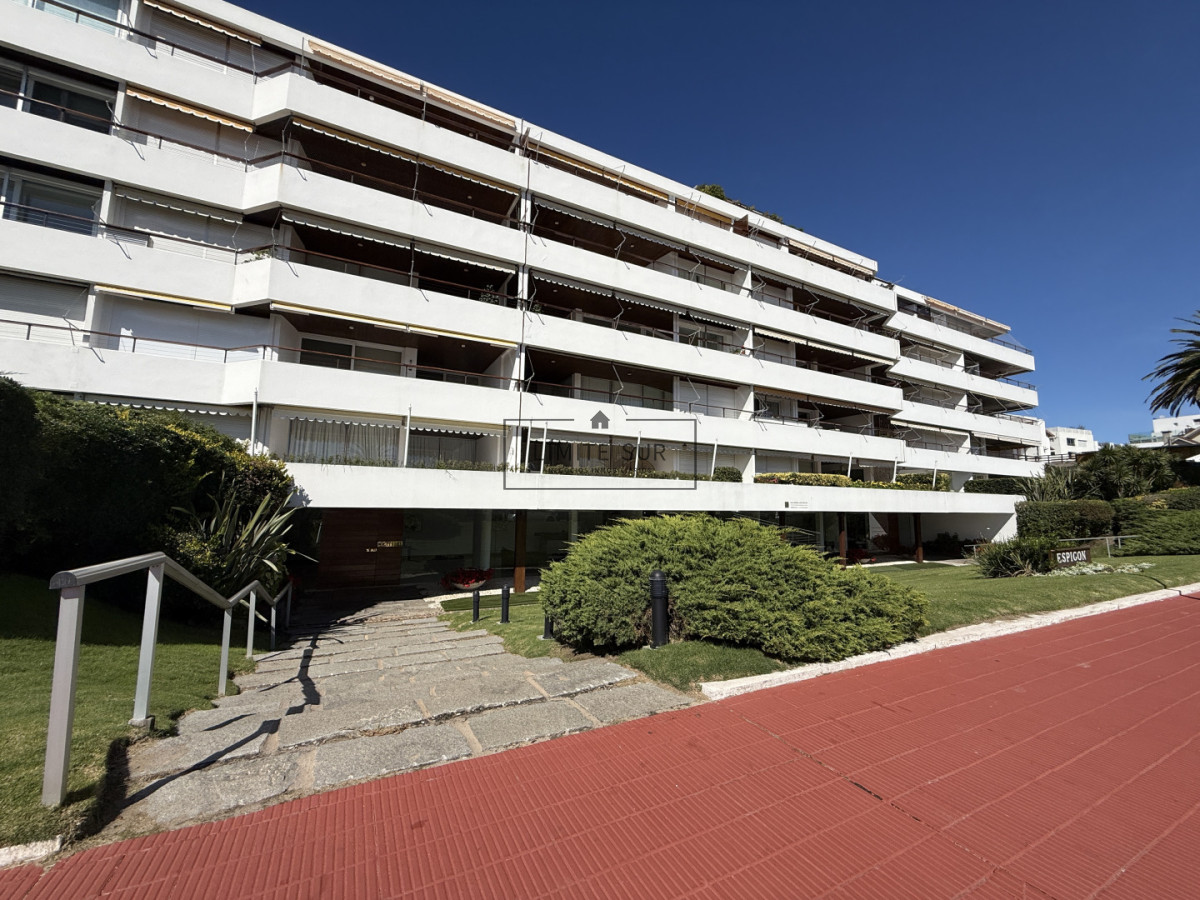 Apartamento ID.230 - Penthouse de categoría en Espigón  Rambla General Artigas