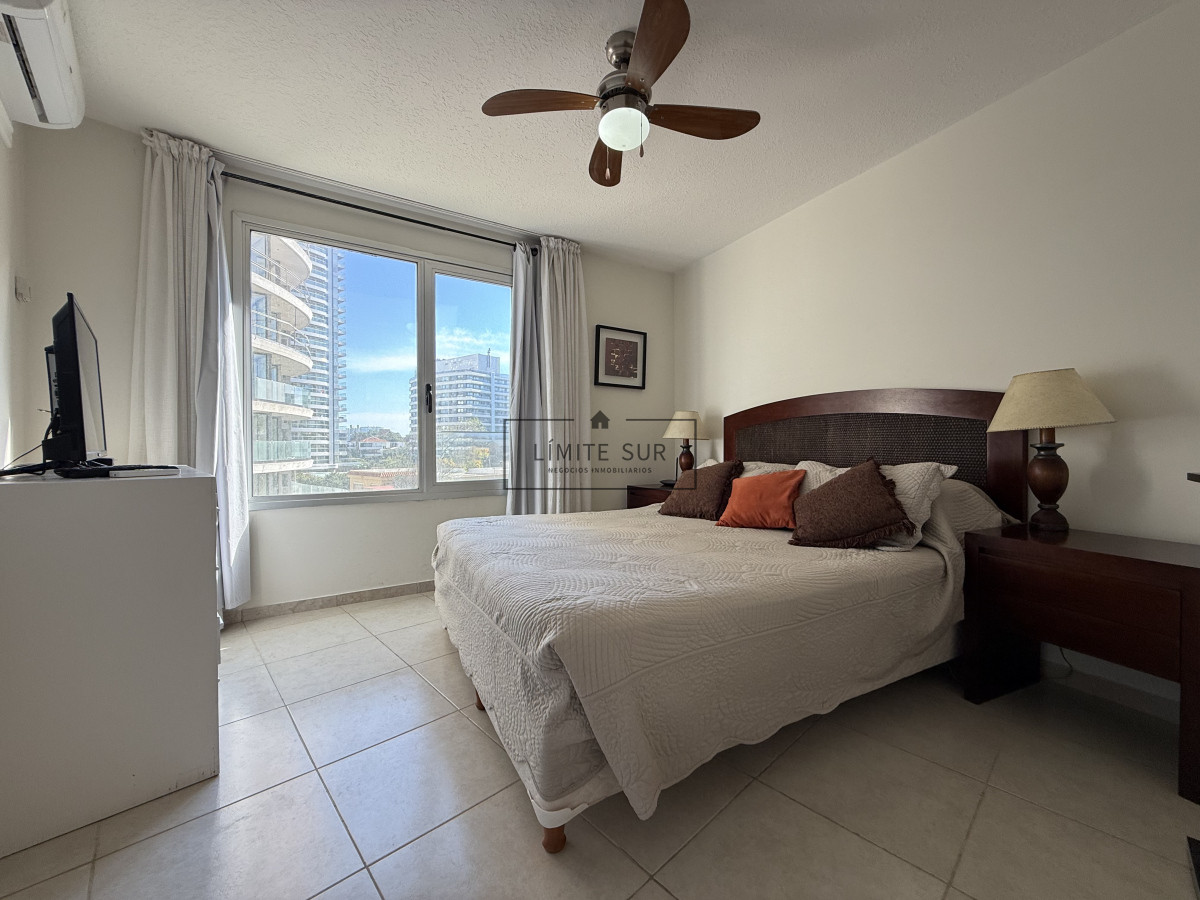 Apartamento ID.131 - edificio Torre O en playa brava.