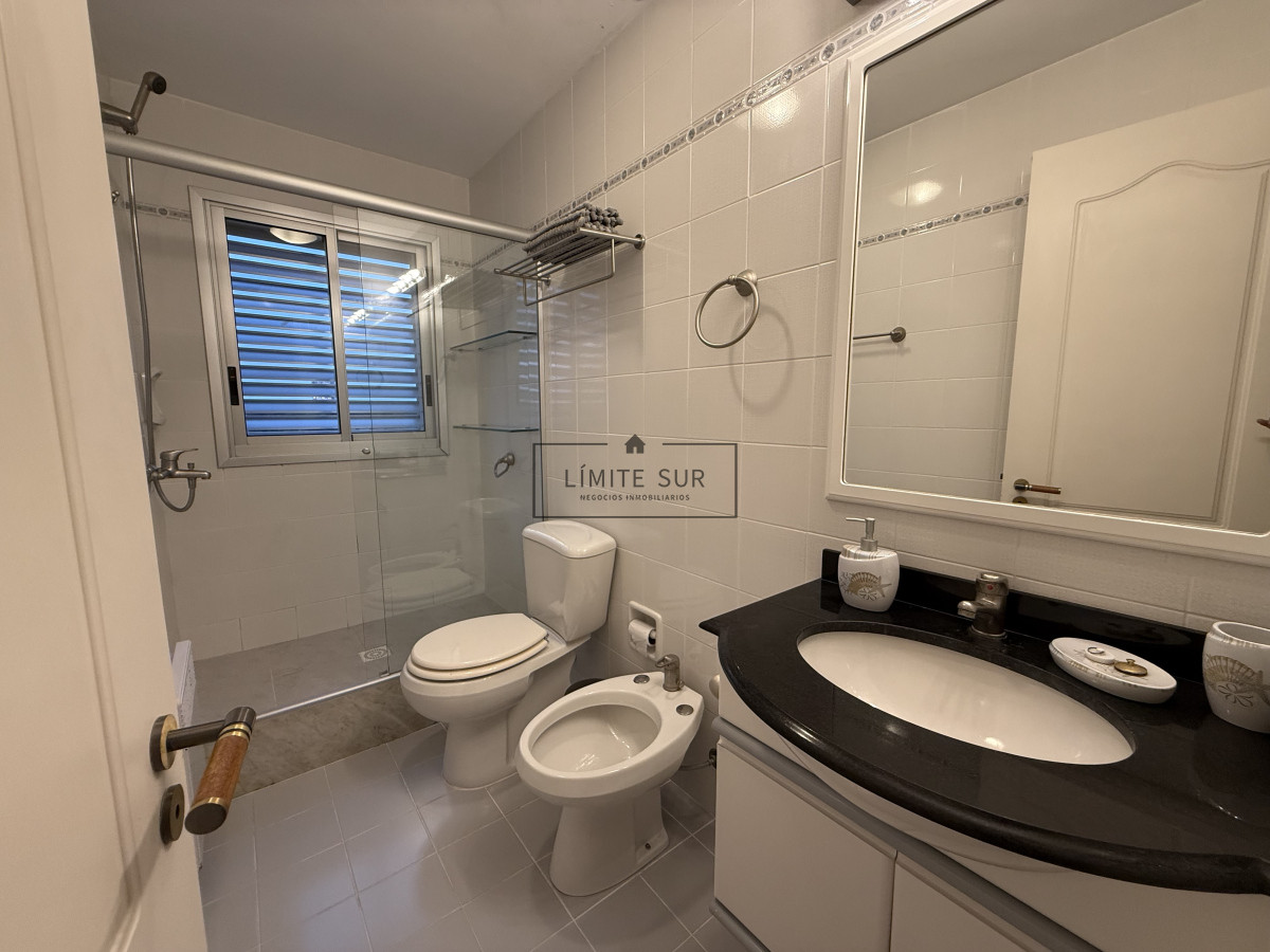 Apartamento ID.176 - Alquiler Temporal  Lincoln Center Punta del Este