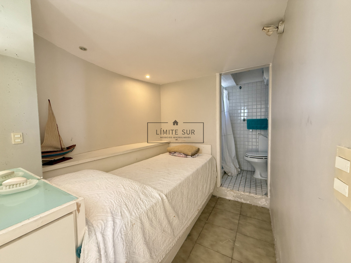 Apartamento ID.230 - Penthouse de categoría en Espigón  Rambla General Artigas