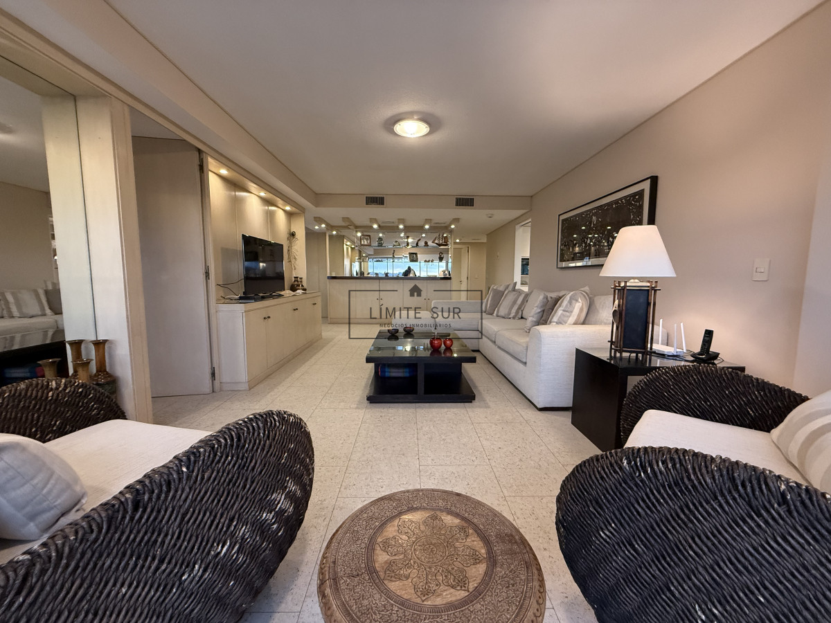 Apartamento ID.176 - Alquiler Temporal  Lincoln Center Punta del Este