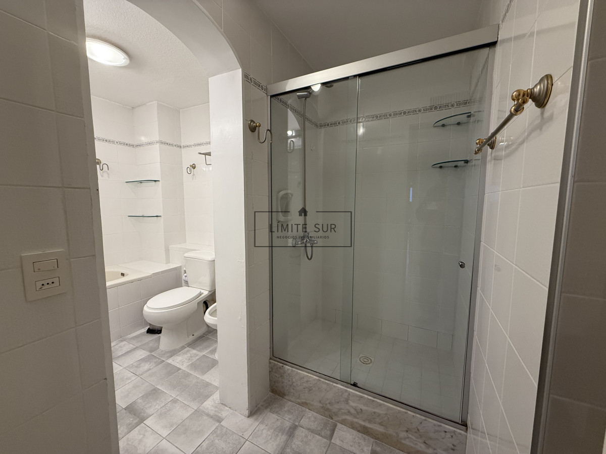 Apartamento ID.176 - Alquiler Temporal  Lincoln Center Punta del Este