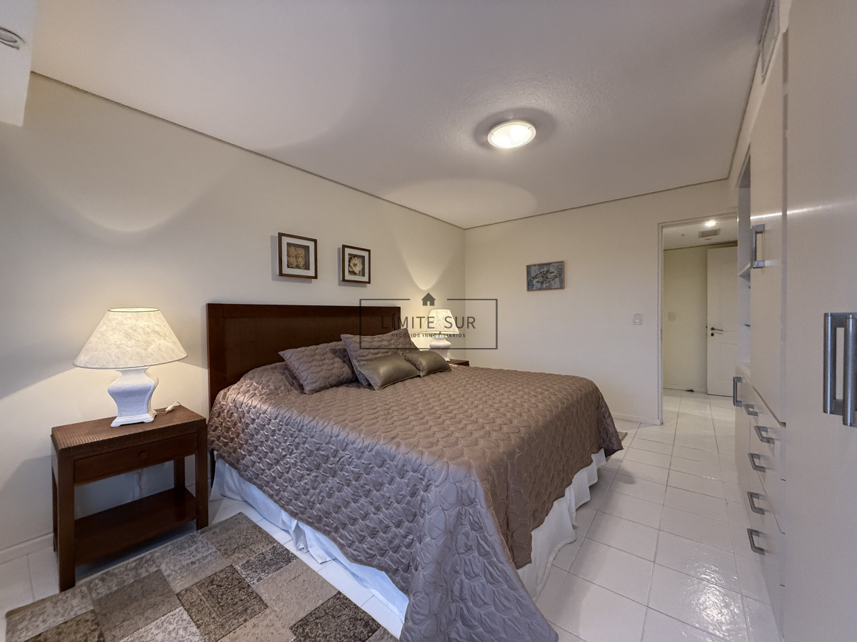 Apartamento ID.176 - Alquiler Temporal  Lincoln Center Punta del Este