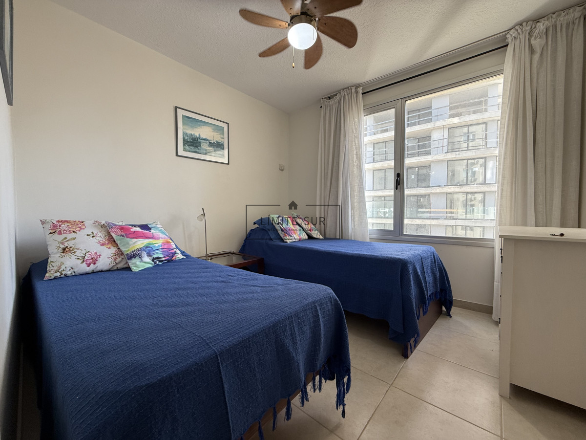 Apartamento ID.131 - edificio Torre O en playa brava.