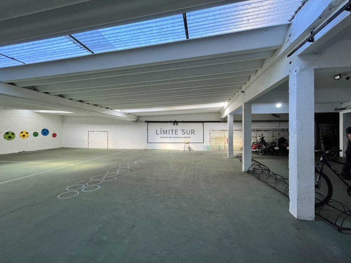 Local Comercial ID.126 - GRAN LOCAL EN VENTA