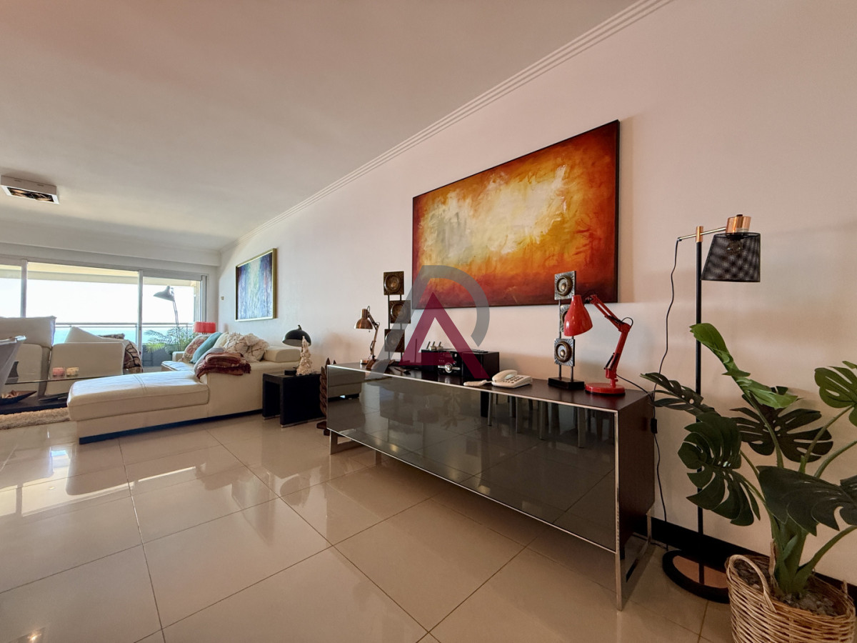 Apartamento ID.246 - VENTA y ALQUILER APARTAMENTO 3 Dorm - BRAVA